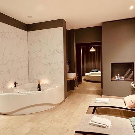 ברוז' The Rose Suites מראה חיצוני תמונה