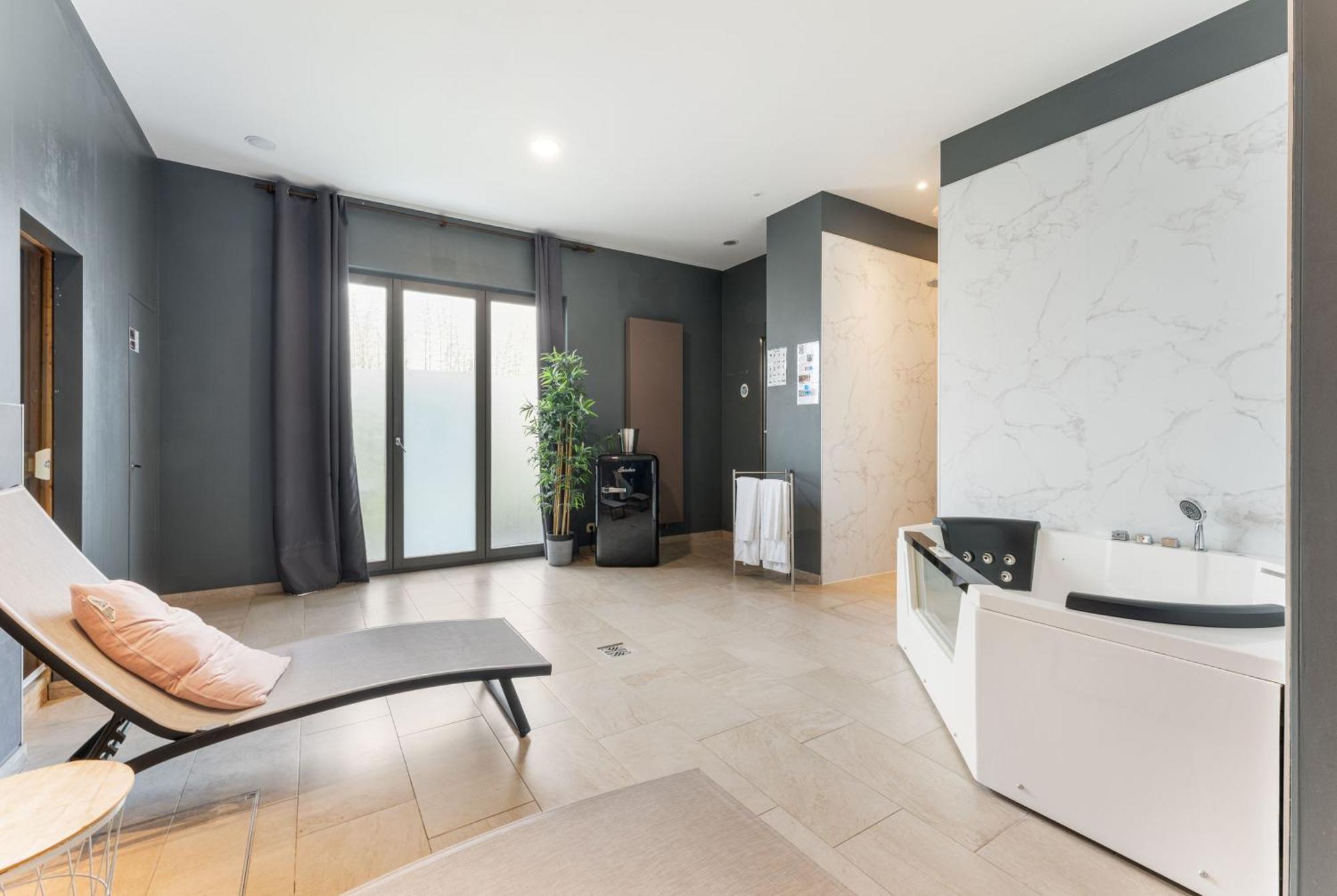 ברוז' The Rose Suites מראה חיצוני תמונה
