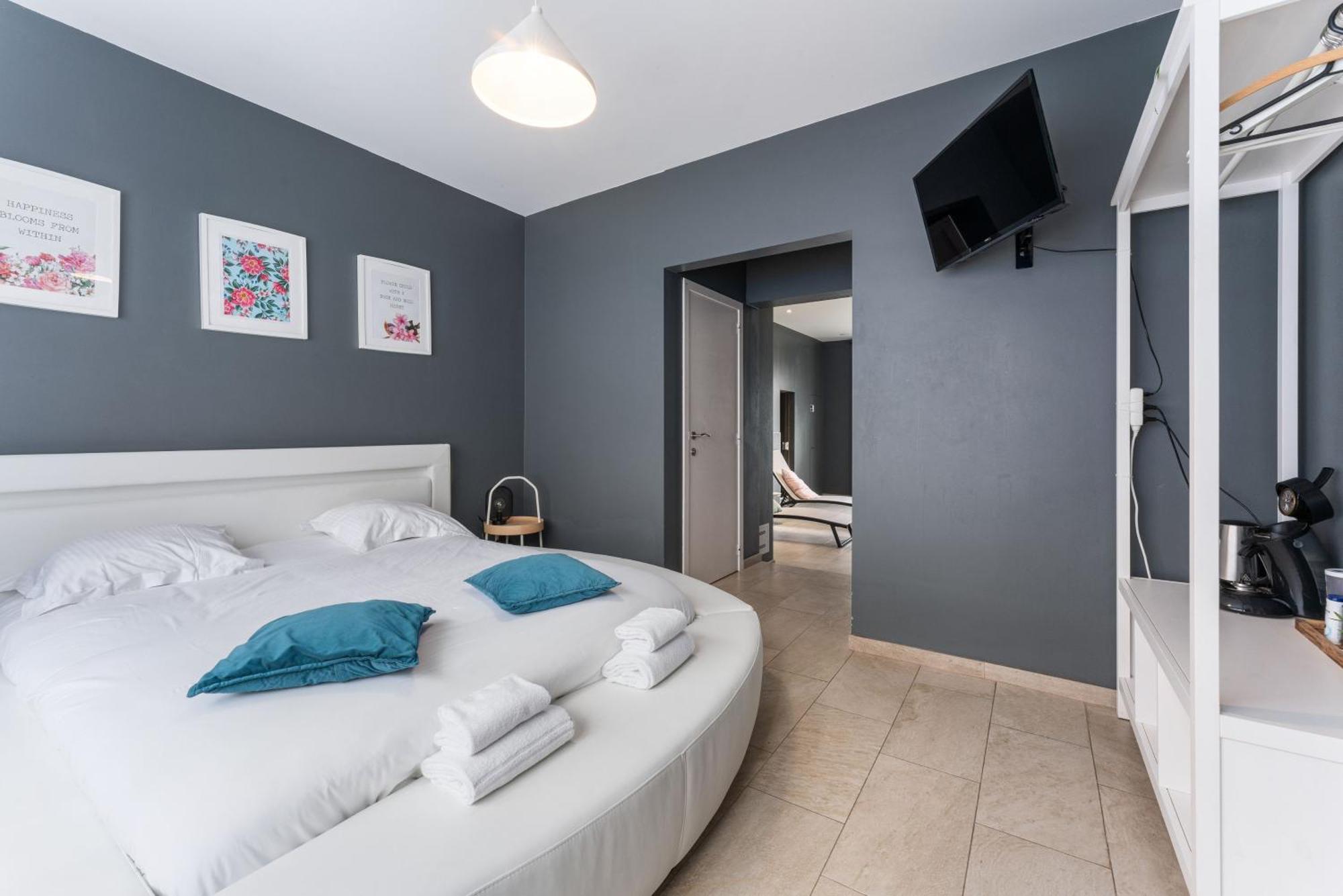 ברוז' The Rose Suites מראה חיצוני תמונה