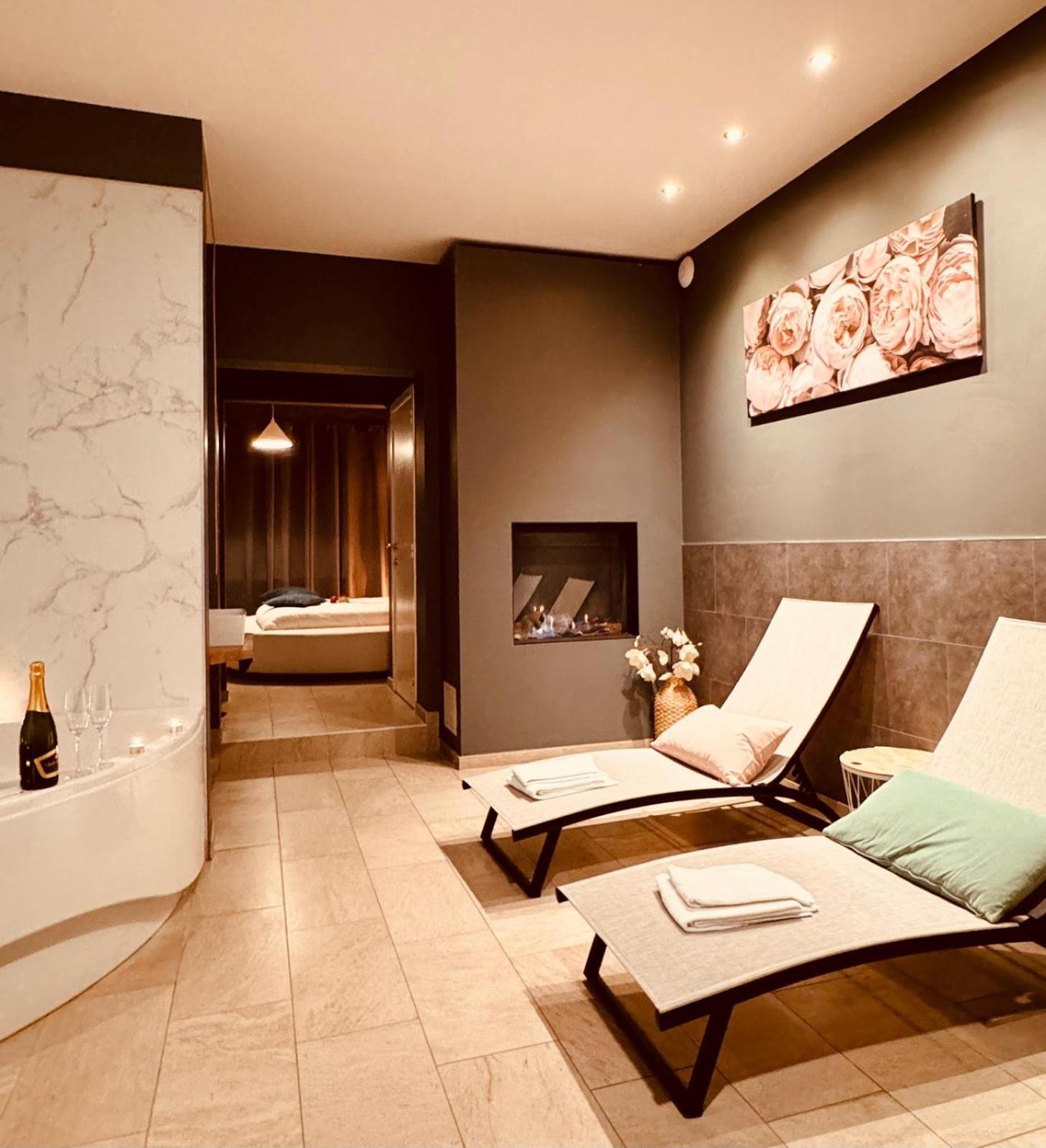 ברוז' The Rose Suites מראה חיצוני תמונה